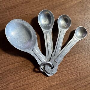 Vintage Kitchenware Aluminum
Measuring Spoons